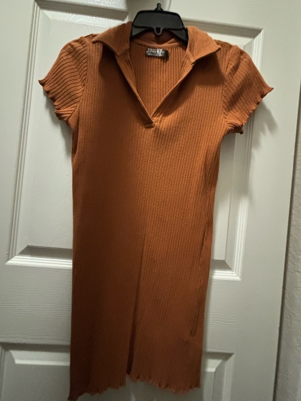 Ribbed Collared Short-Sleeve Knit Dress in Rust